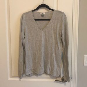 Gently Used Size L Grey Sweater